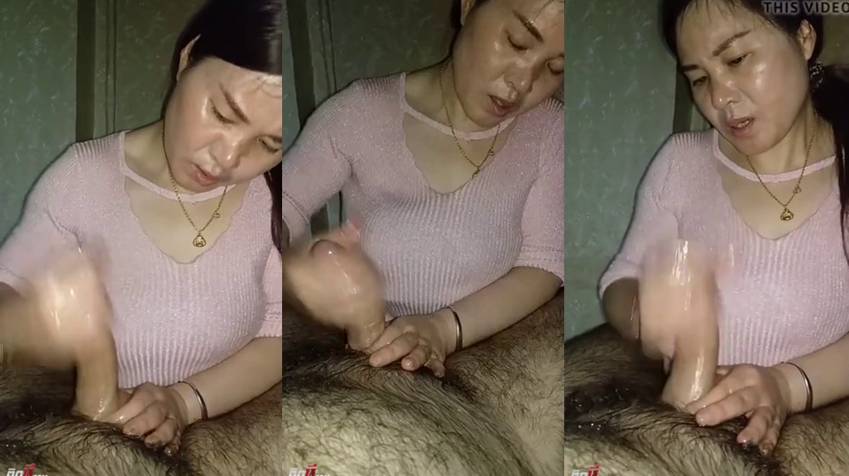 คลิปหลุดทางบ้าน สาวขี้เงี่ยนมาจับเล่นควยแฟนหนุ่มอย่างเด็ดเล่นเสียวจนเสียวงานดีจัดๆ โยกควยเอวแจ่มๆลีลาอย่างมันส์ งานดีจัดๆอ้อนเย็ดไม่ไหว